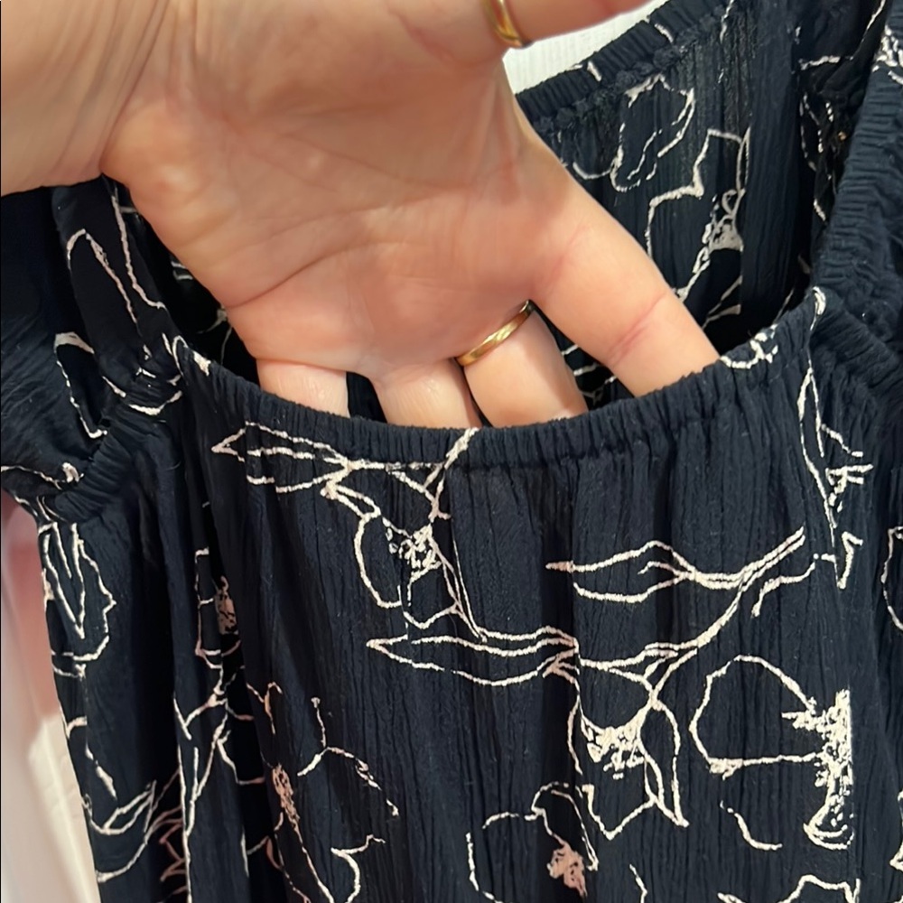 Billabong Black Floral Blouse size large - Picture 4 of 8